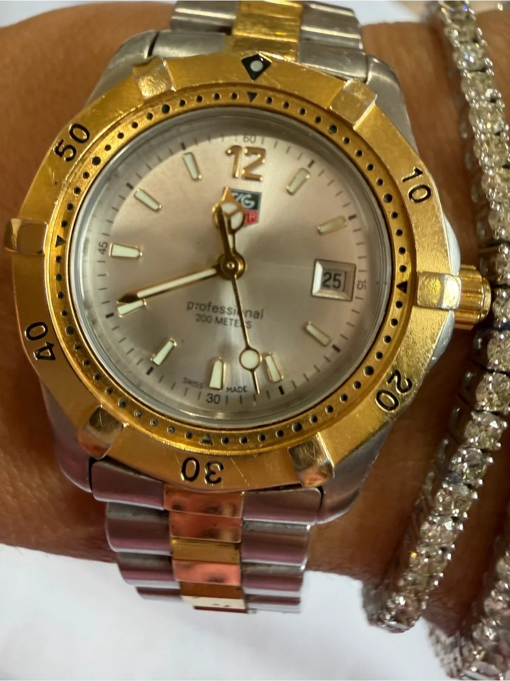 Vintage TAG Heuer 2000 Professional Two-Tone Women’s Watch – WK1320-1 – 29mm